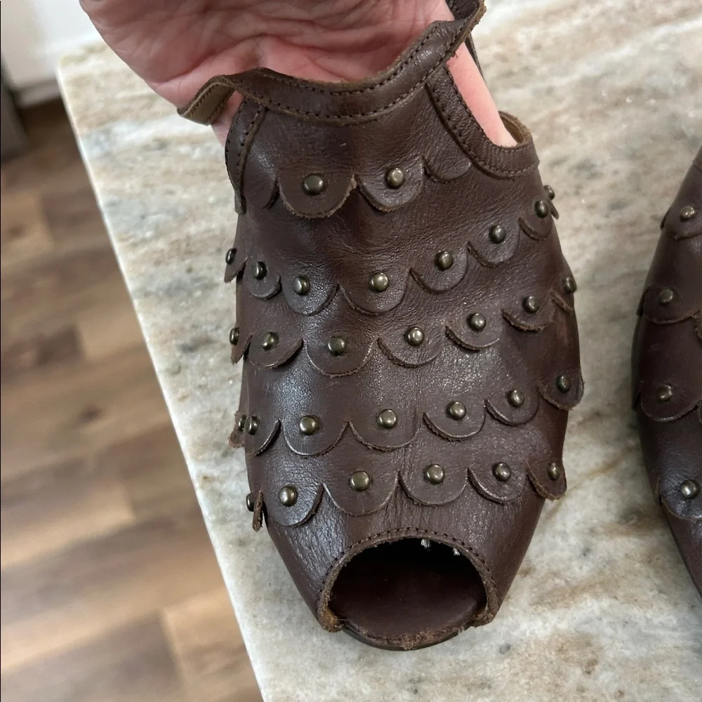 Schuler & Sons Philadelphia peep toe wedge shoes size 40 buckle strap brown